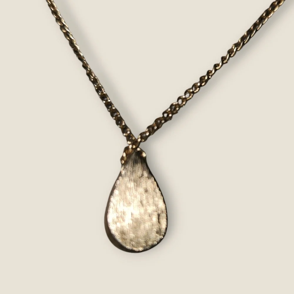 Vintage Avon Green Teardrop Necklace - Picture 5 of 5